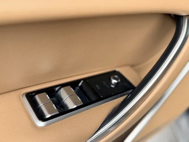 Jaguar XFL — Фото автомобиля 21