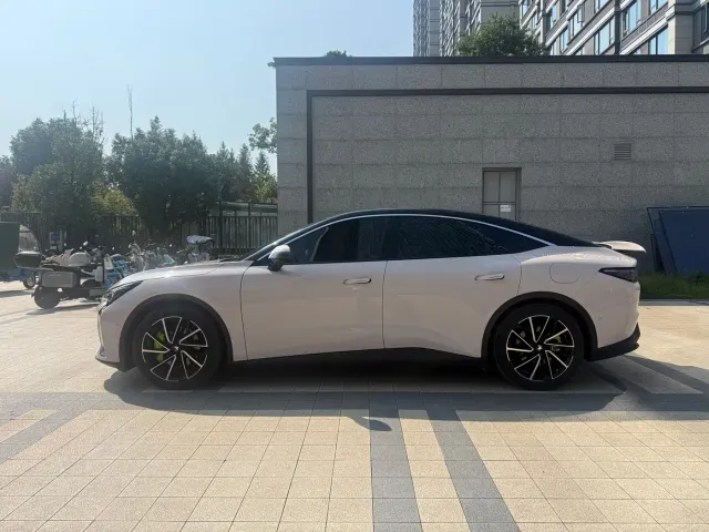 Arcfox Alpha S5 — Фото автомобиля 16