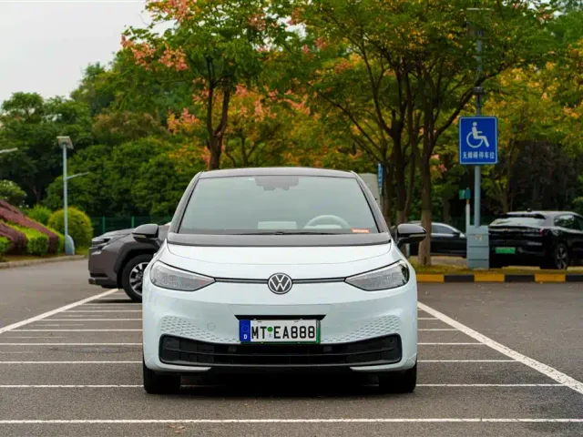 Volkswagen ID.3 — Фото автомобиля 2