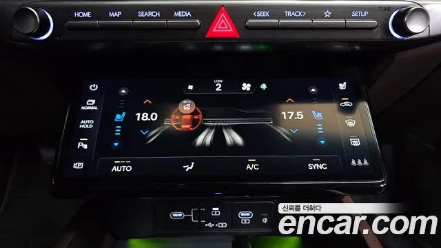 Hyundai Grandeur Grandeur (GN7) 2.5 Бензин 2WD — Фото автомобиля 24
