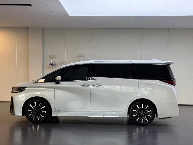 Toyota Vellfire — Фото автомобиля 4