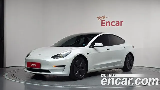 Фотография автомобиля — Tesla Model 3