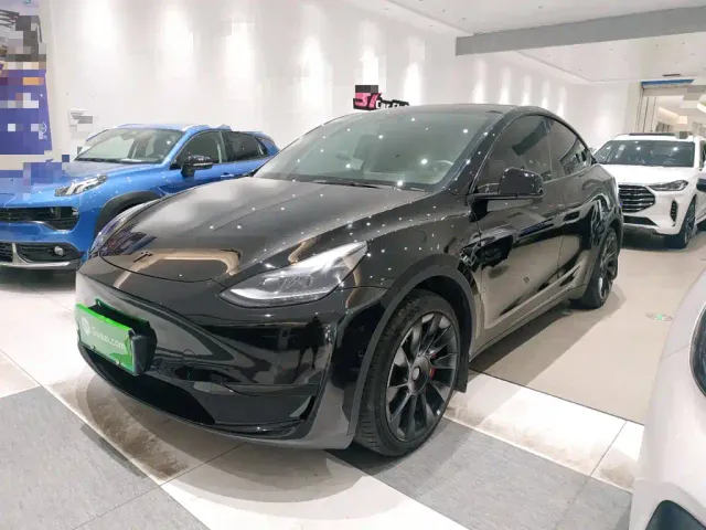 Фотография автомобиля — Tesla Model Y