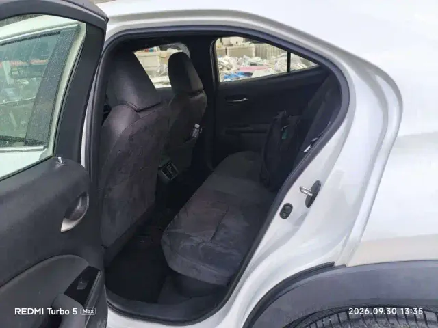 Lexus UX — Фото автомобиля 7