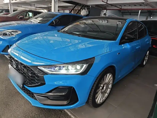 Фотография автомобиля — Ford Focus