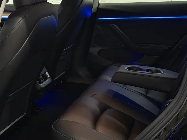 Tesla Model 3 — Фото автомобиля 11