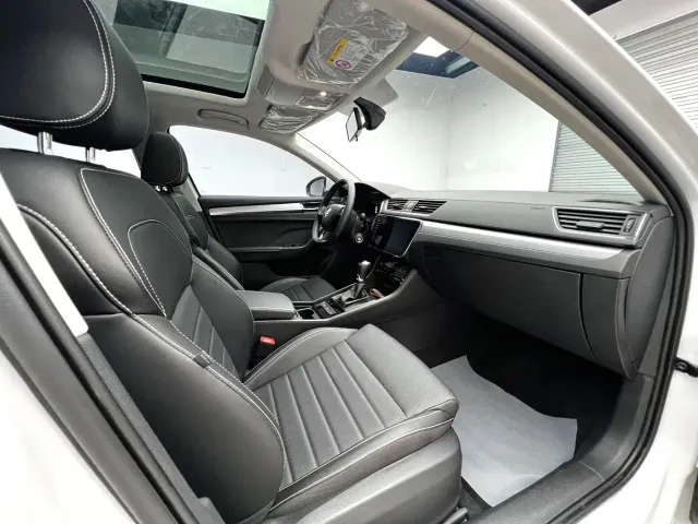 Skoda Superb — Фото автомобиля 10