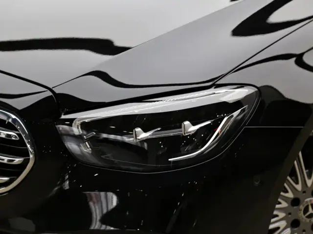 Mercedes-Benz E-Class — Фото автомобиля 24