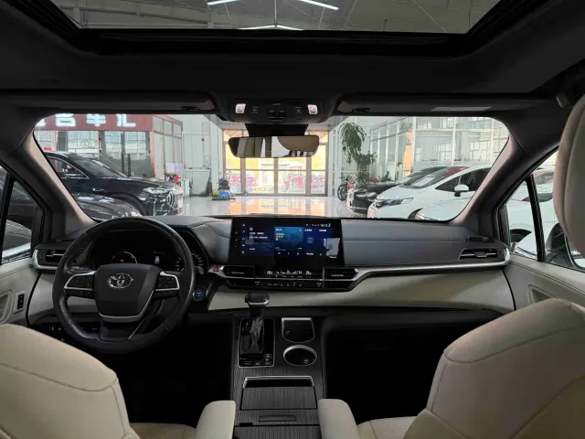 Toyota Granvia — Фото автомобиля 16