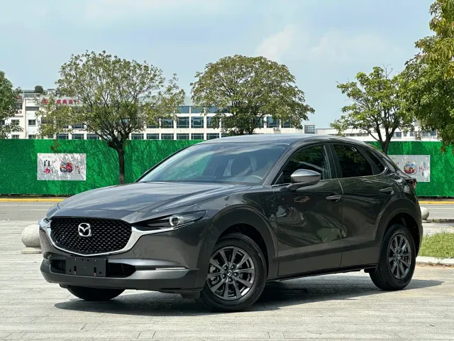 Фотография автомобиля — Mazda CX-30