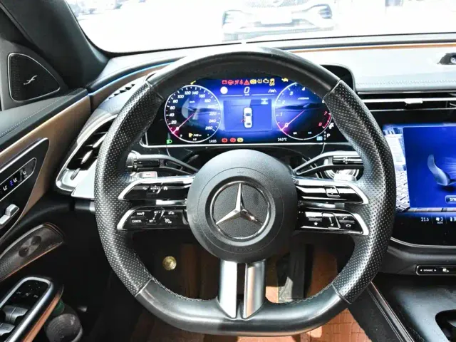 Mercedes-Benz E-Class — Фото автомобиля 15