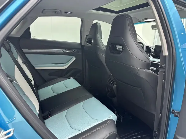Geely Emgrand S — Фото автомобиля 6