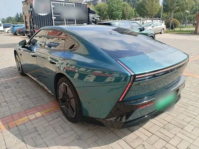 Xpeng P7 — Фото автомобиля 4