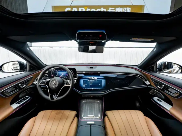 Mercedes-Benz E-Class — Фото автомобиля 14