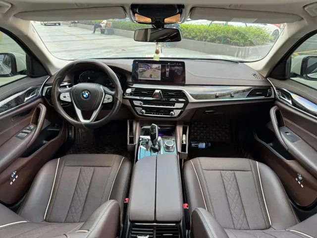 BMW 5 Series — Фото автомобиля 7
