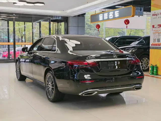 Mercedes-Benz E-Class — Фото автомобиля 6