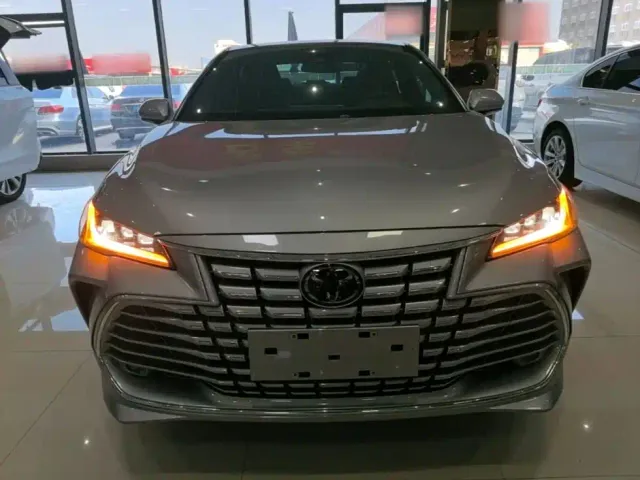 Toyota Avalon — Фото автомобиля 2