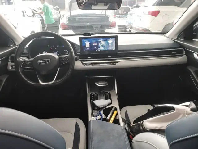 Geely Emgrand — Фото автомобиля 5