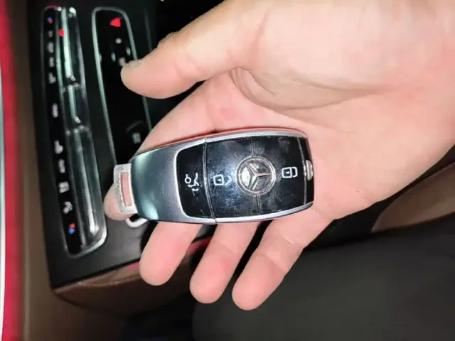 Mercedes-Benz Mercedes-Benz E-Class 2022 Facelift E 260 L — Фото автомобиля 8
