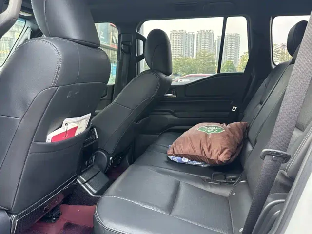 Toyota Prado — Фото автомобиля 4