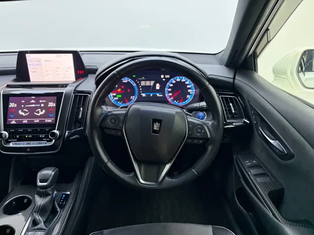 Toyota Crown — Фото автомобиля 11