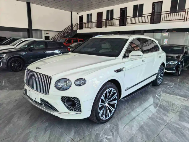 Bentley Bentayga — Фото автомобиля 2