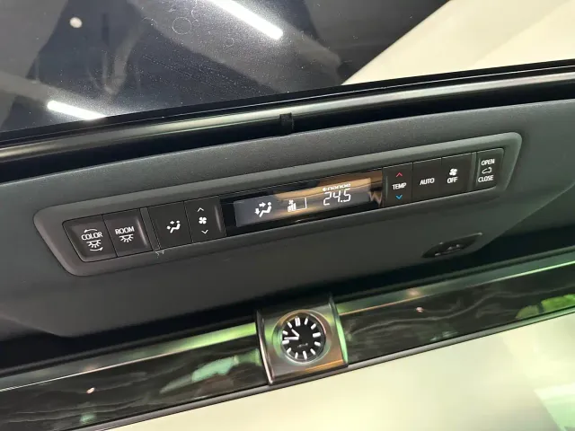 Lexus LM — Фото автомобиля 23