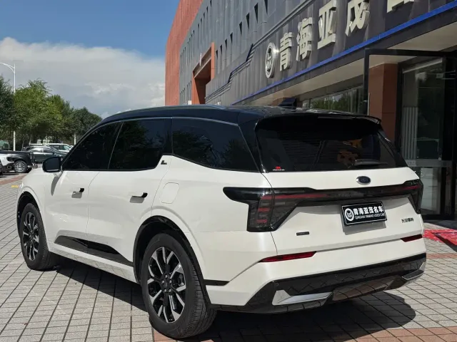 Ford Edge — Фото автомобиля 18