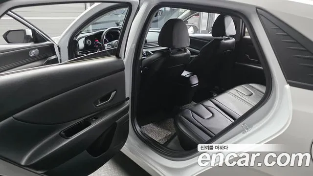 Hyundai Avante CN7 — Фото автомобиля 11