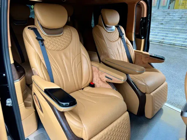 Mercedes-Benz V-Class — Фото автомобиля 18