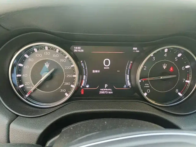 Maserati Ghibli — Фото автомобиля 15