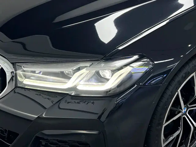 BMW 5 Series — Фото автомобиля 10
