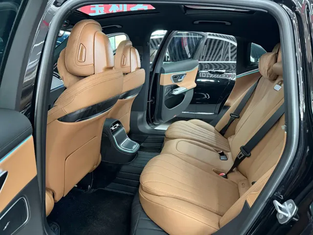 Mercedes-Benz E-Class — Фото автомобиля 10