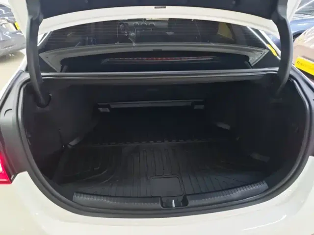 Mercedes-Benz C-Class — Фото автомобиля 18
