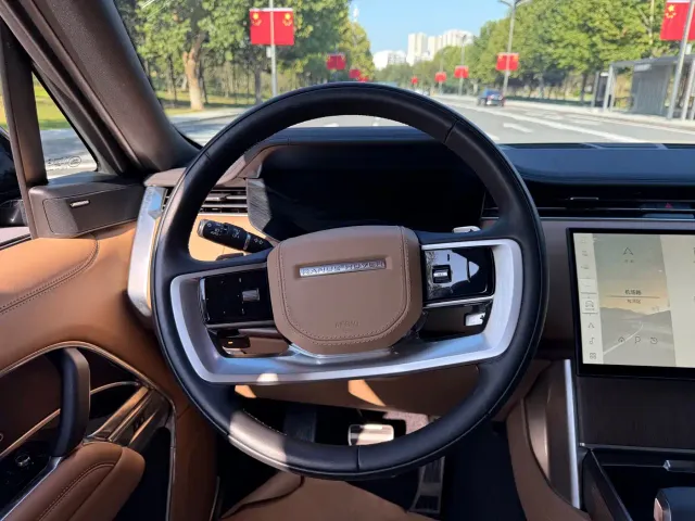 Land Rover Range Rover — Фото автомобиля 12