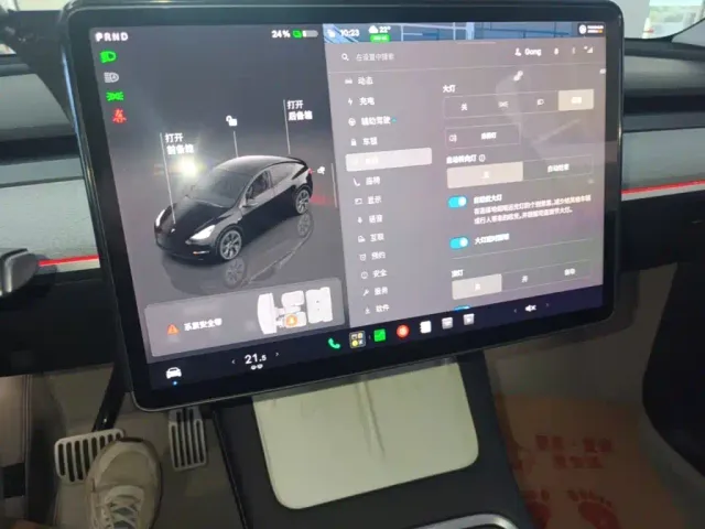 Tesla Model Y — Фото автомобиля 12