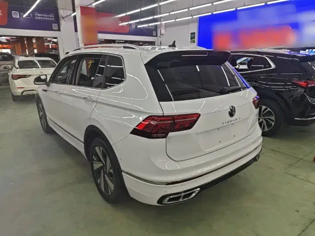 Volkswagen Tiguan L — Фото автомобиля 4