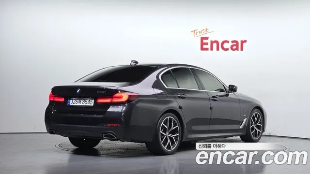 BMW 5-Series — Фото автомобиля 2