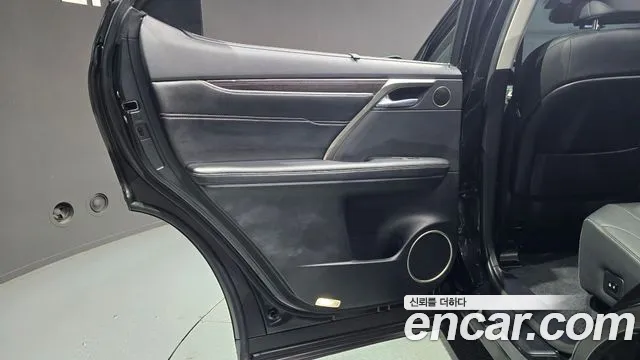 Lexus RX — Фото автомобиля 25