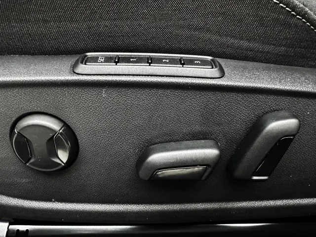 Volkswagen Golf — Фото автомобиля 12