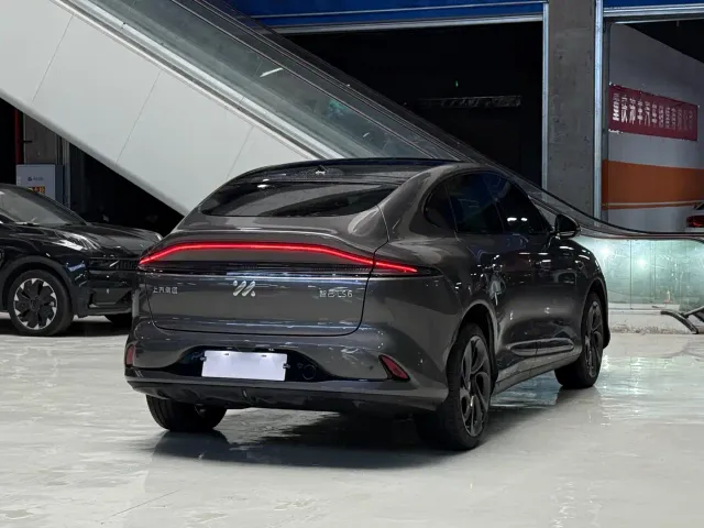 IM Motors LS6 — Фото автомобиля 7