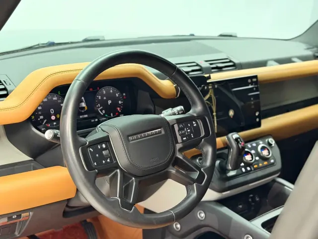 Land Rover Defender — Фото автомобиля 15