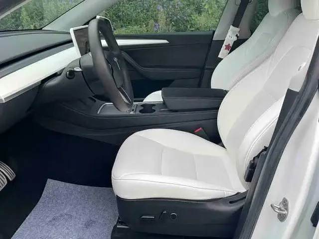 Tesla Model Y — Фото автомобиля 4