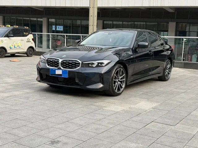 Фотография автомобиля — BMW 3 Series