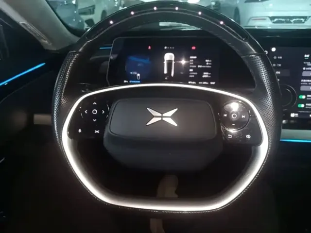 Xpeng P7 — Фото автомобиля 6
