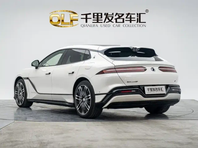 Denza Z9GT — Фото автомобиля 8