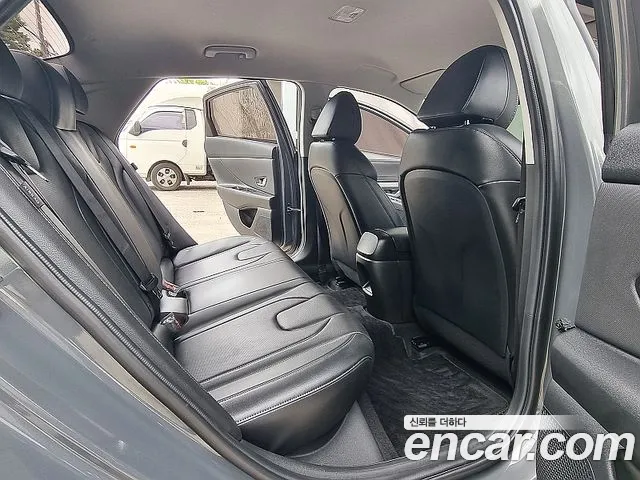 Hyundai AVANTE Новый Avante (CN7) — Фото автомобиля 9
