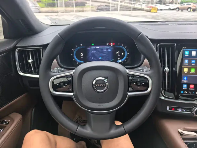 Volvo S90 — Фото автомобиля 15