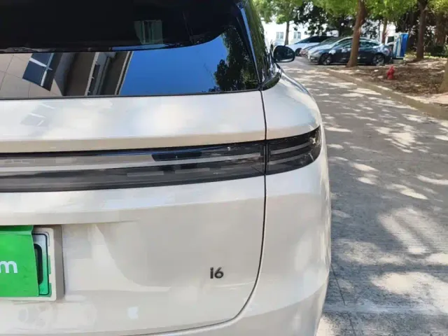 Li Auto i6 — Фото автомобиля 7