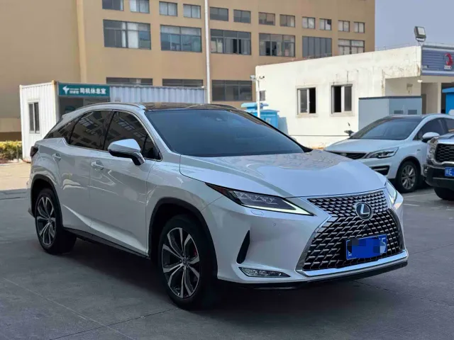 Фотография автомобиля — Lexus RX
